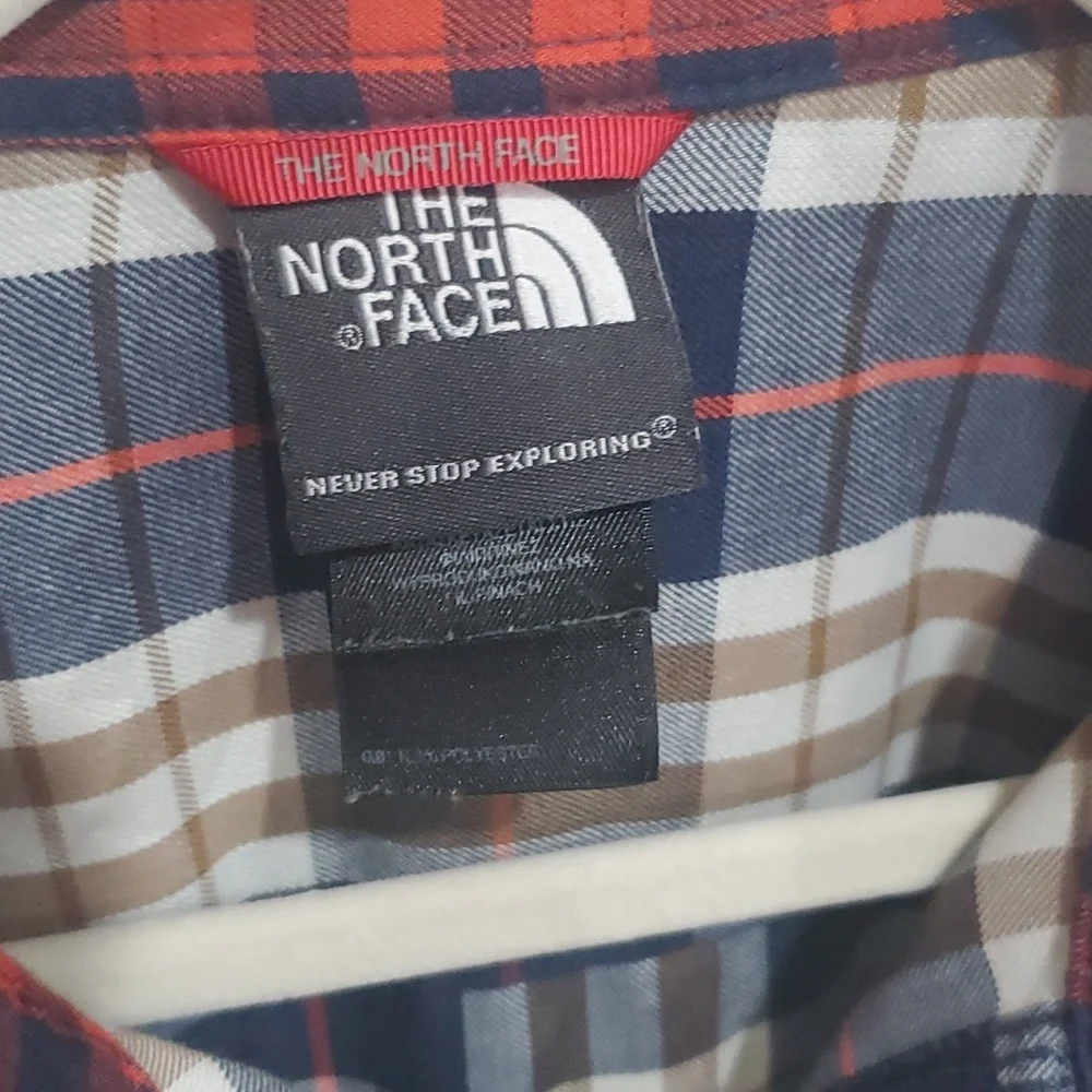 MENS THE NORTH FACE SHIRT WITH SNAPS SIZE MEDIUM